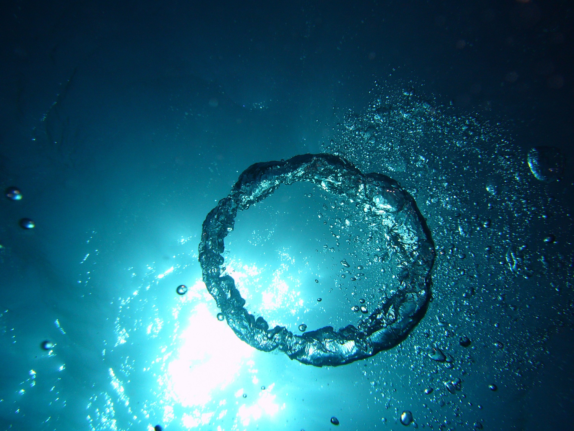 cercle d'air dans l'eau
